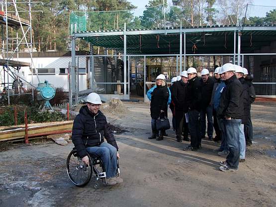Zahlreiche Mitarbeiter nutzten die Gelegenheit ihre zuk&uuml;nftigen Arbeitspl&auml;tze in Augenschein zu nehmen.